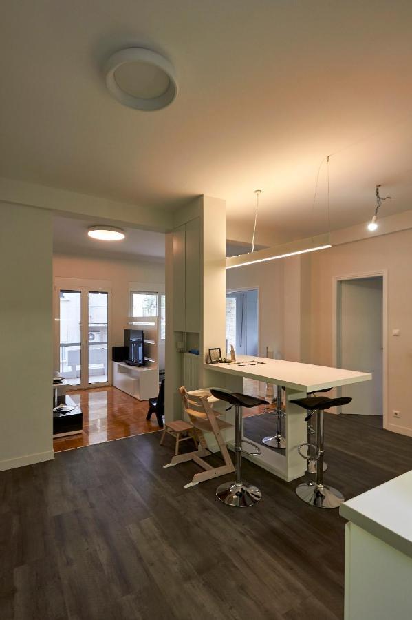 Fully Renovated, Family-Friendly Apartment, Next To A Huge Green Park, In Athens Center Exterior photo