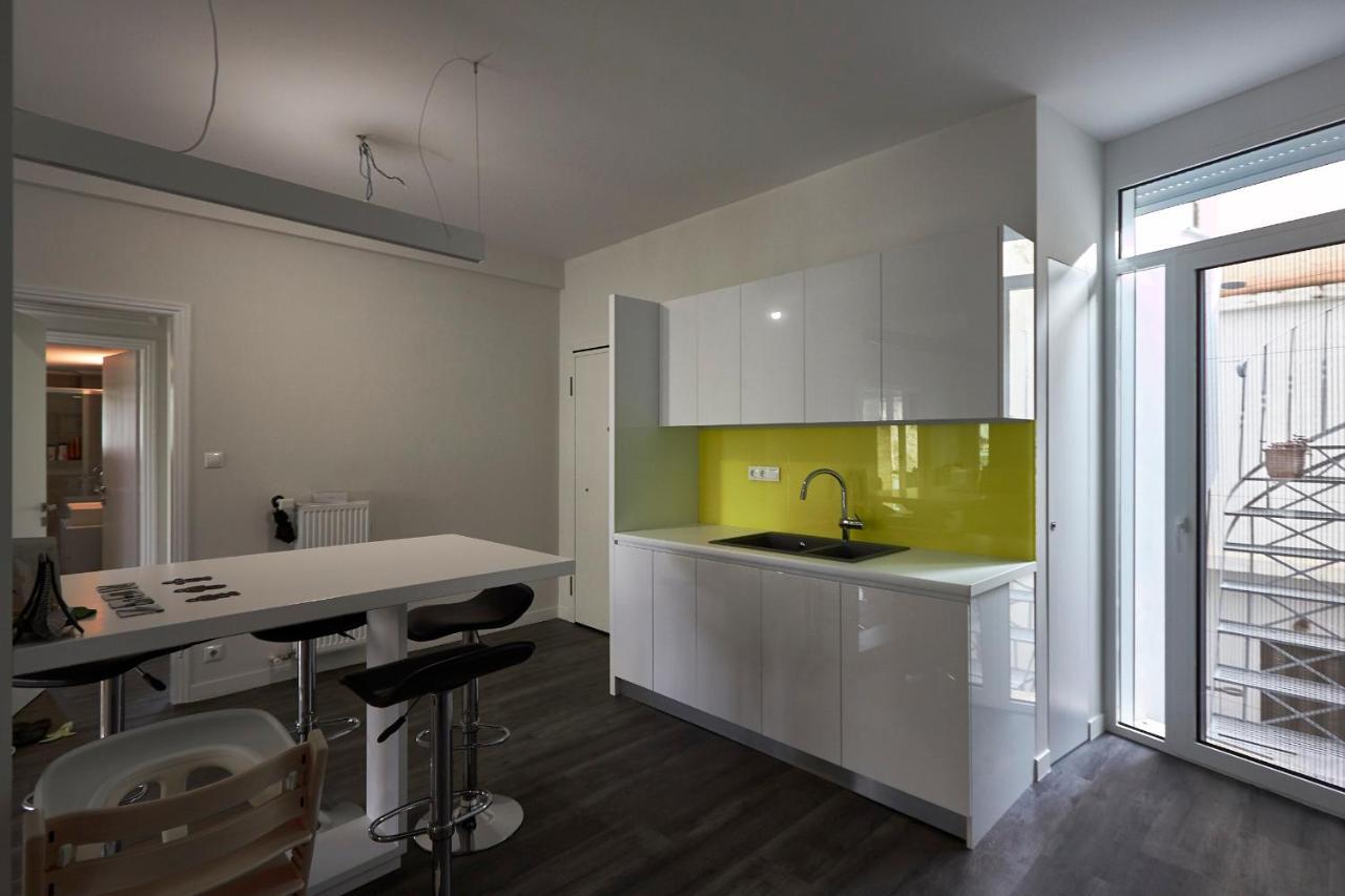 Fully Renovated, Family-Friendly Apartment, Next To A Huge Green Park, In Athens Center Exterior photo