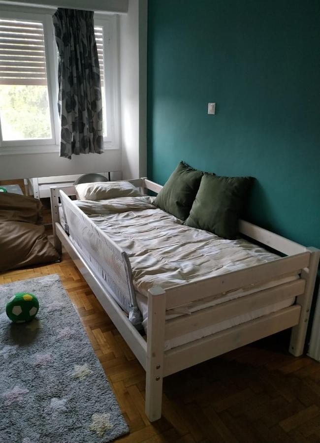Fully Renovated, Family-Friendly Apartment, Next To A Huge Green Park, In Athens Center Exterior photo